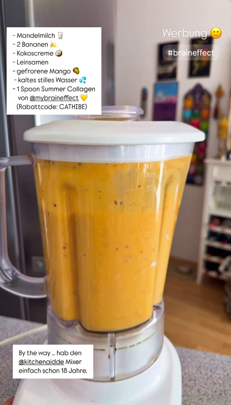 Braineffect SUMMER COLLAGEN Erfahrungsbericht – Wirkung, Hautpflege & Rezepte für deinen Sommerglow (2025), Summer Collagen Mango Cocos Smoothie Braineffect - fitweltweit.de Summer Collagen Mango Cocos Smoothie Braineffect. Alle Zutaten im Blender gemixt zu einem sommerlichen Smoothie mit Kollagen, Kupfer, Biotin und Vitamin B.